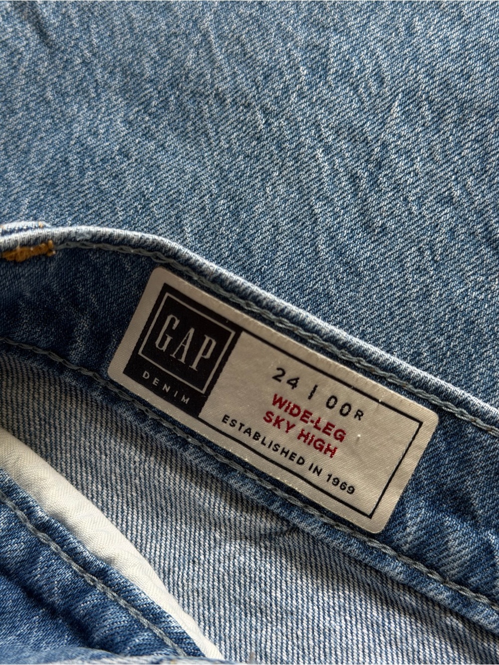 Gap Jeans - Picture 3 of 3